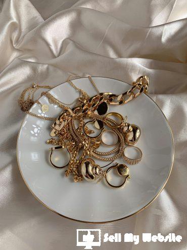 “rozlily” e-commerce jewellery website is any one interested!